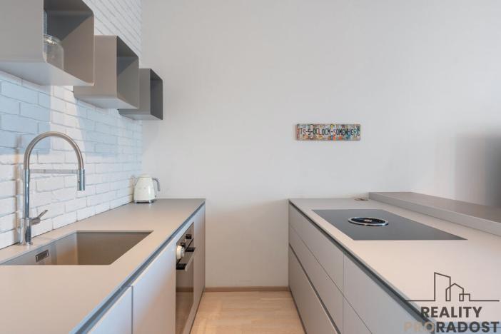 Pronájem bytu 2+kk, Praha - Holešovice, Sanderova, 65 m2