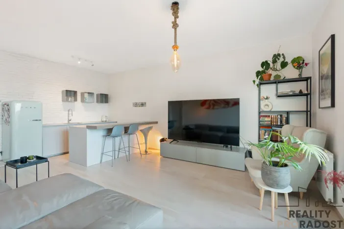 Pronájem bytu 2+kk, Praha - Holešovice, Sanderova, 65 m2