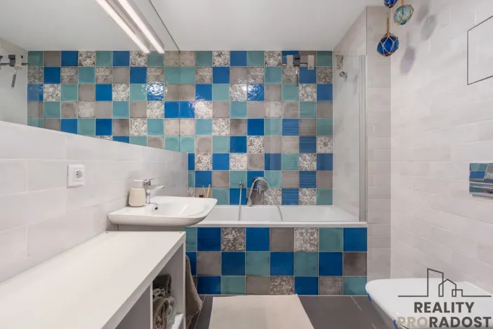 Pronájem bytu 2+kk, Praha - Holešovice, Sanderova, 65 m2