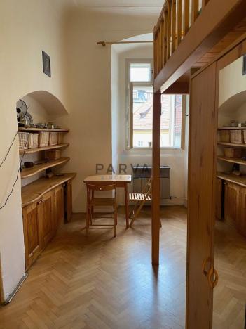 Pronájem bytu 1+kk, Praha - Malá Strana, Všehrdova, 25 m2