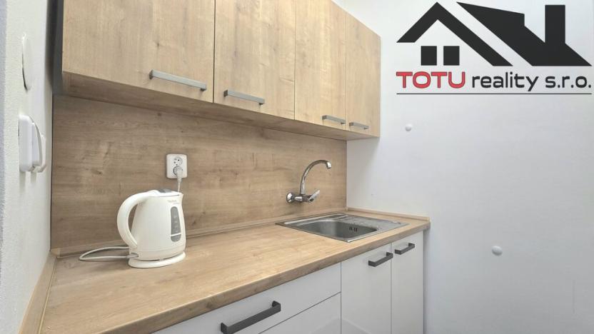 Pronájem kanceláře, Chrudim, Palackého třída, 40 m2