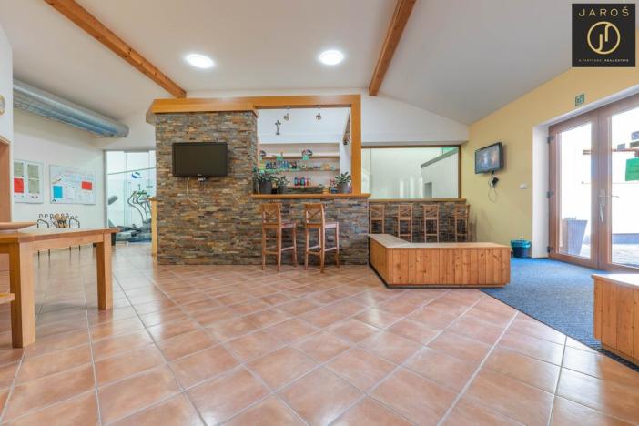 Pronájem kanceláře, Buštěhrad, Náměstí, 576 m2