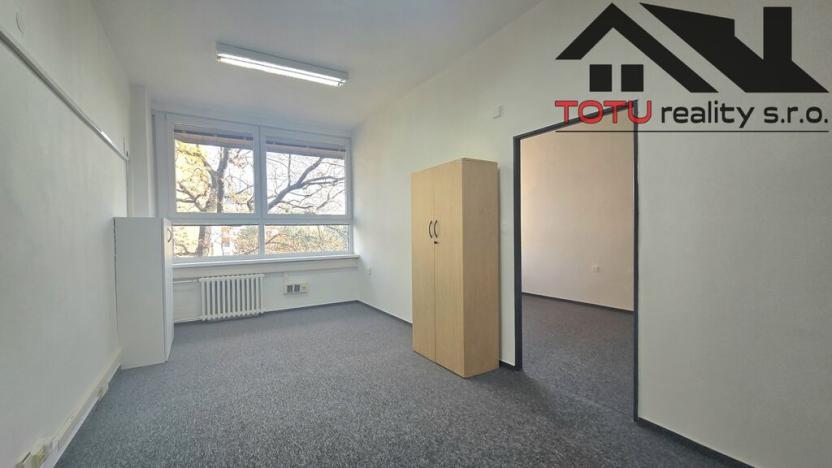 Pronájem kanceláře, Chrudim, Palackého třída, 17 m2