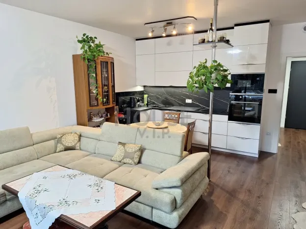 Prodej bytu 2+kk, Praha - Vysočany, Spojovací, 64 m2