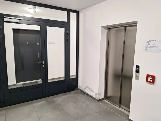 Prodej bytu 2+kk, Praha - Vysočany, Spojovací, 64 m2