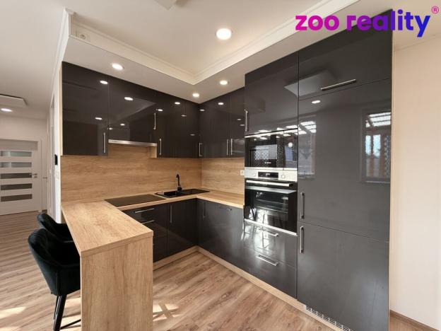 Pronájem bytu 2+kk, Chomutov, Maxima Gorkého, 45 m2