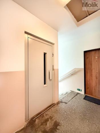 Pronájem bytu 3+1, Teplice - Trnovany, U Červeného kostela, 77 m2