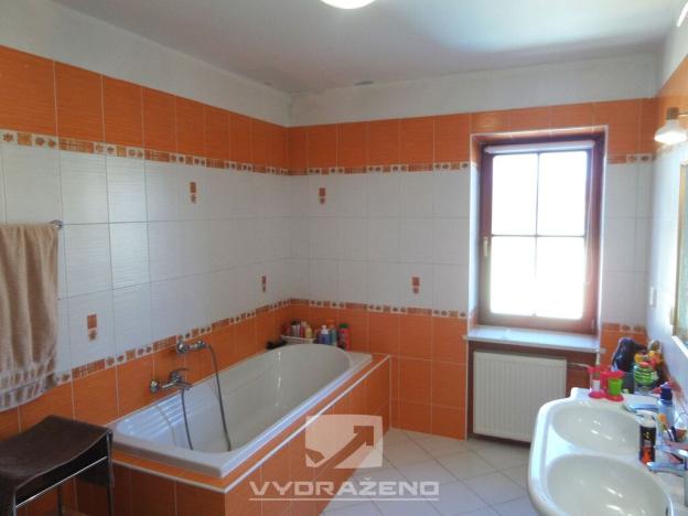 Prodej rodinného domu, Dolní Kounice, Hlavní, 400 m2