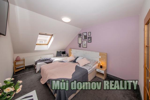 Pronájem bytu 2+kk, Praha - Smíchov, U Santošky, 50 m2