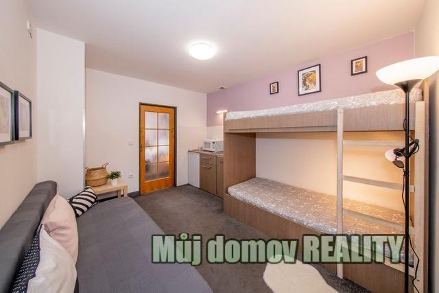 Pronájem bytu 2+kk, Praha - Smíchov, U Santošky, 50 m2