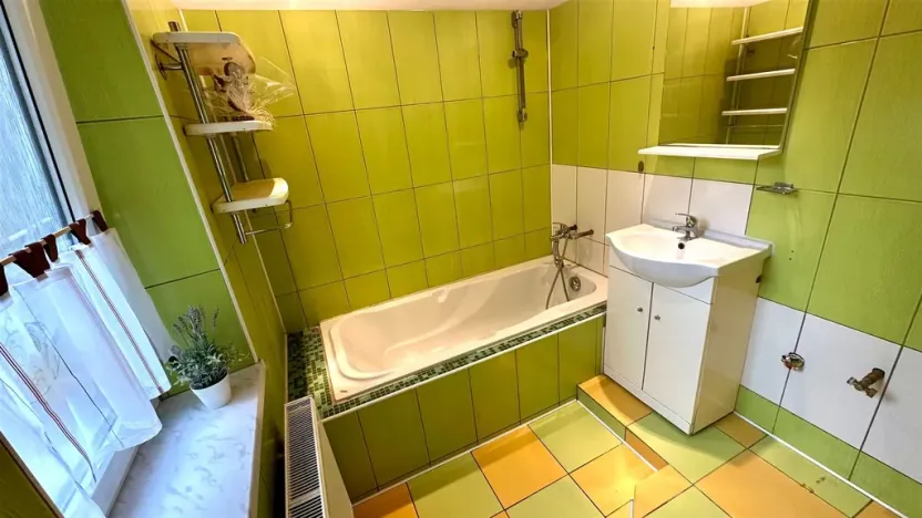 Prodej bytu 3+1, Cheb, Valdštejnova, 82 m2