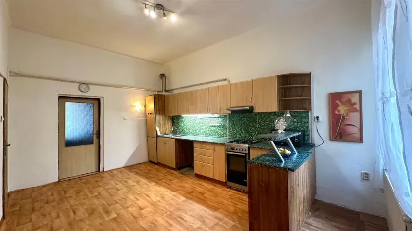 Prodej bytu 3+1, Cheb, Valdštejnova, 82 m2