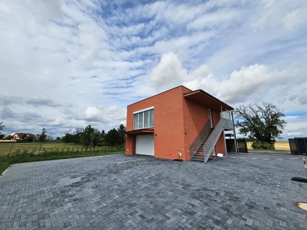 Pronájem skladu, Praha, Všetatská, 146 m2