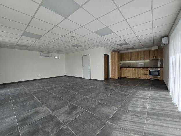 Pronájem skladu, Praha, Všetatská, 146 m2