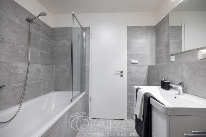 Pronájem bytu 3+kk, Praha - Modřany, Mezi vodami, 18582 m2