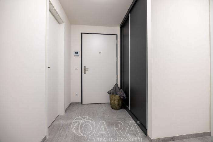 Pronájem bytu 3+kk, Praha - Modřany, Mezi vodami, 18582 m2