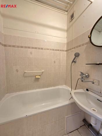 Prodej bytu 2+1, Praha - Suchdol, Kamýcká, 48 m2