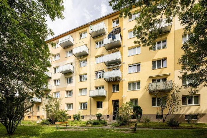 Prodej bytu 3+1, Praha, 75 m2