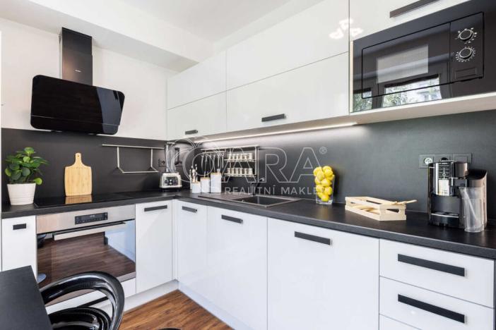 Prodej bytu 3+1, Praha, 75 m2