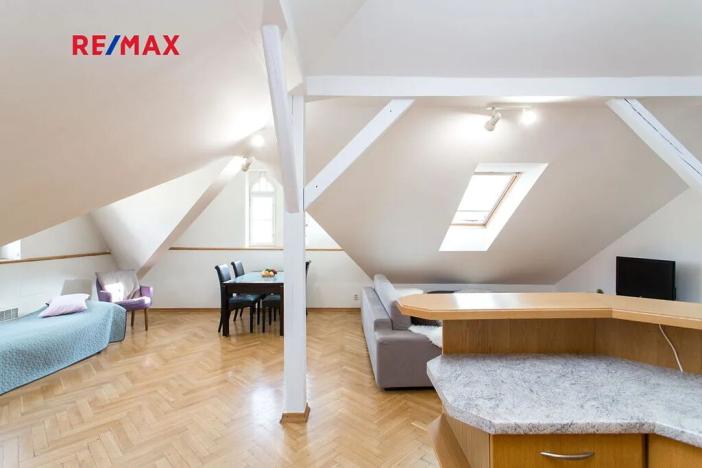 Pronájem bytu 2+kk, Praha - Karlín, Křižíkova, 70 m2