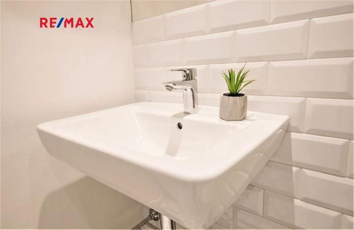 Pronájem bytu 3+kk, Praha - Karlín, Křižíkova, 75 m2