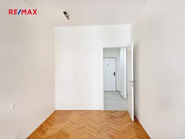 Pronájem bytu 2+kk, Praha - Vinohrady, Záhřebská, 49 m2