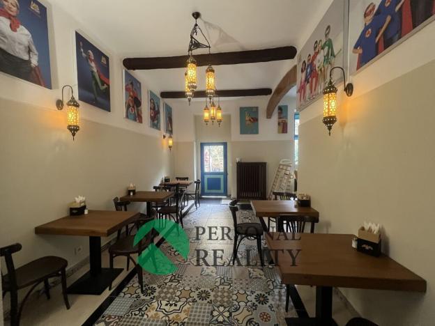 Pronájem restaurace, Praha - Nusle, náměstí Generála Kutlvašra, 300 m2