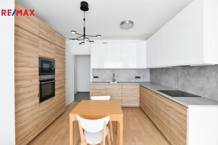 Pronájem bytu 2+kk, Praha - Vinohrady, Perucká, 45 m2