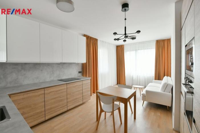 Pronájem bytu 2+kk, Praha - Vinohrady, Perucká, 45 m2