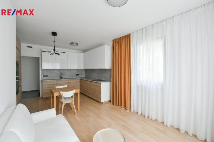 Pronájem bytu 2+kk, Praha - Vinohrady, Perucká, 45 m2