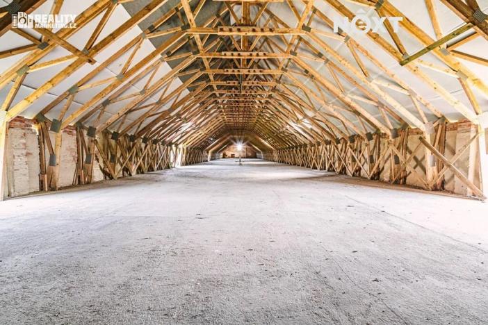 Prodej skladu, Letonice, 1758 m2