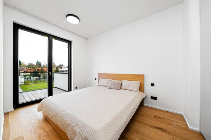 Pronájem bytu 2+kk, Praha - Troja, Pod Hrachovkou, 45 m2