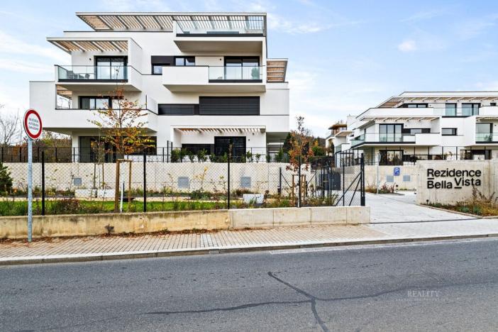 Pronájem bytu 2+kk, Praha - Troja, Pod Hrachovkou, 45 m2