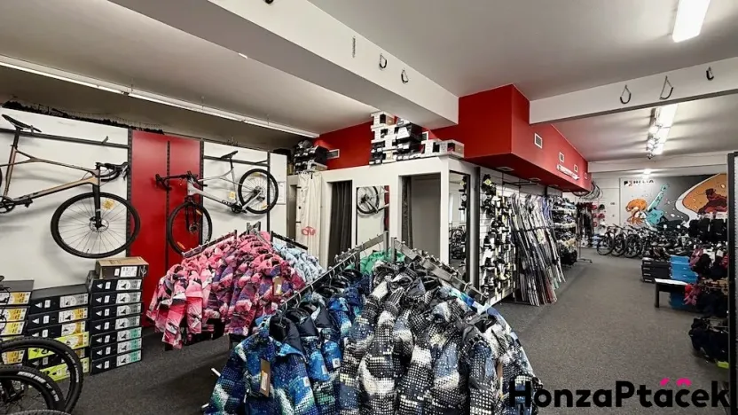 Pronájem obchodního prostoru, Praha - Kobylisy, Střelničná, 418 m2