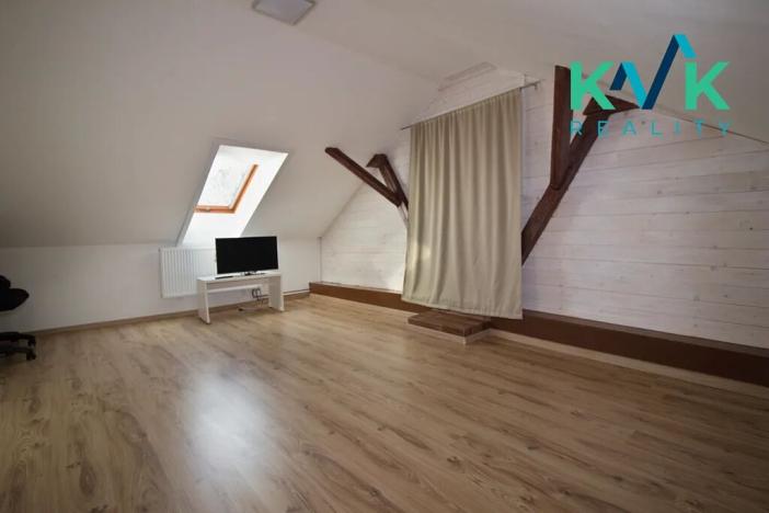 Prodej bytu 4+1, Ostrov, Lipová, 125 m2