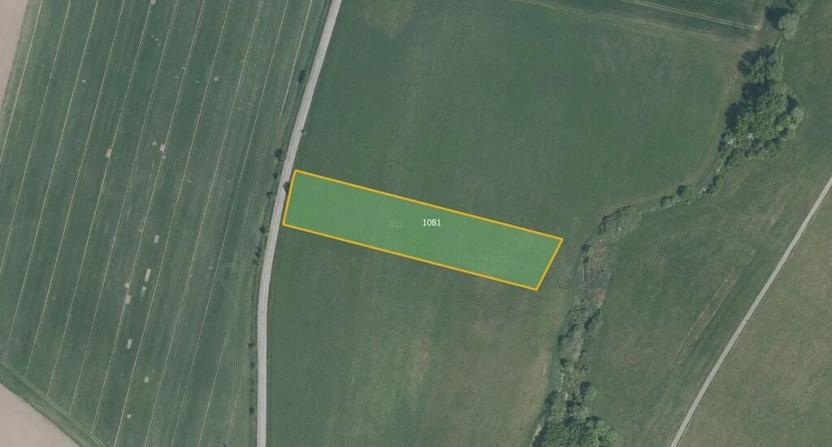 Prodej pole, Uhersko, 11302 m2