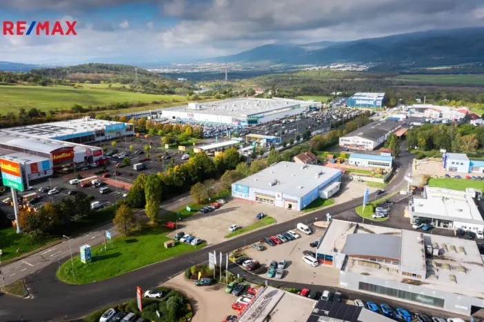 Pronájem obchodního prostoru, Ústí nad Labem - Všebořice, Podhoří, 1210 m2