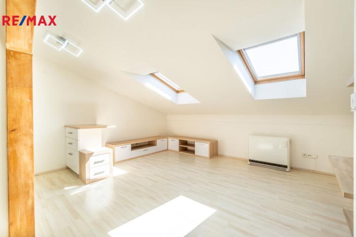 Pronájem bytu 2+kk, Praha - Libeň, Davídkova, 40 m2