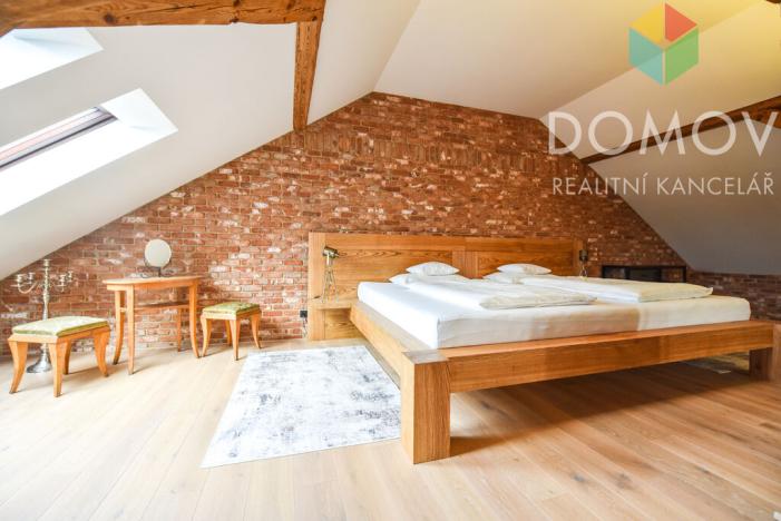 Pronájem atypického bytu, Beroun, Lidická, 200 m2