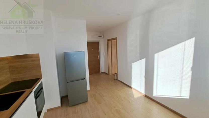 Pronájem bytu 1+1, Ostrava, Varenská, 35 m2