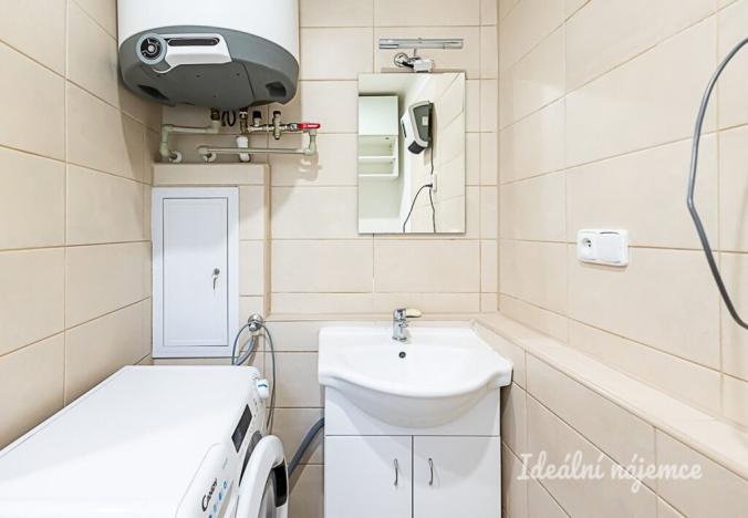 Pronájem bytu 1+kk, Praha - Libeň, Na Rokytce, 25 m2