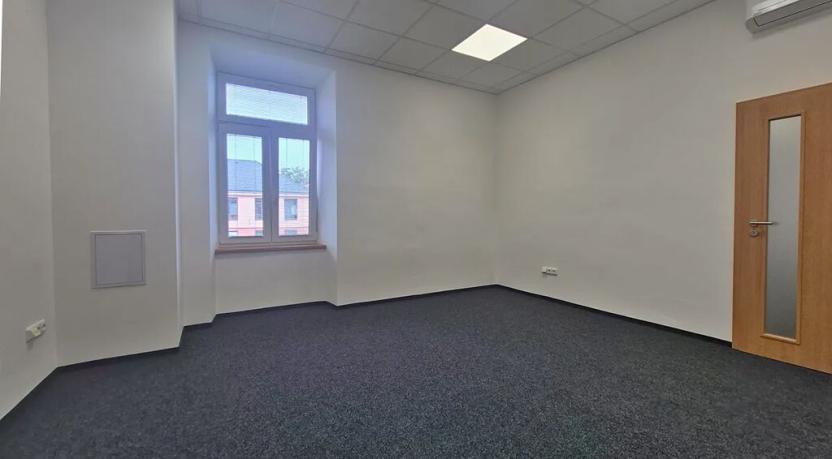 Pronájem kanceláře, Chrudim, Masarykovo náměstí, 19 m2