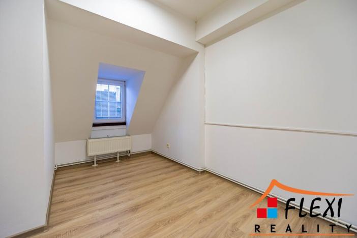 Pronájem bytu 1+1, Opava - Předměstí, Těšínská, 41 m2