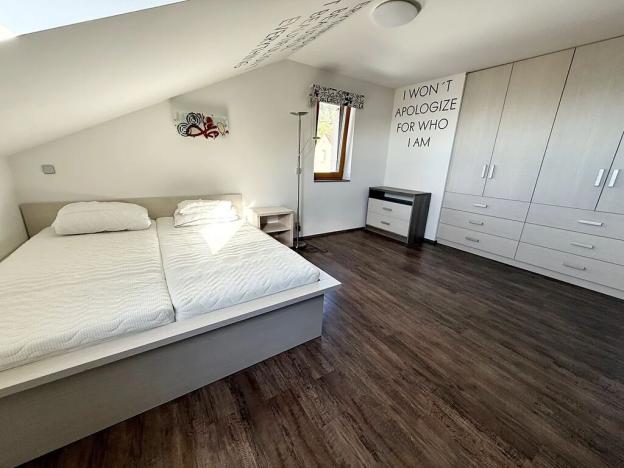 Pronájem bytu 3+1, Kostomlaty pod Milešovkou, Husova, 100 m2