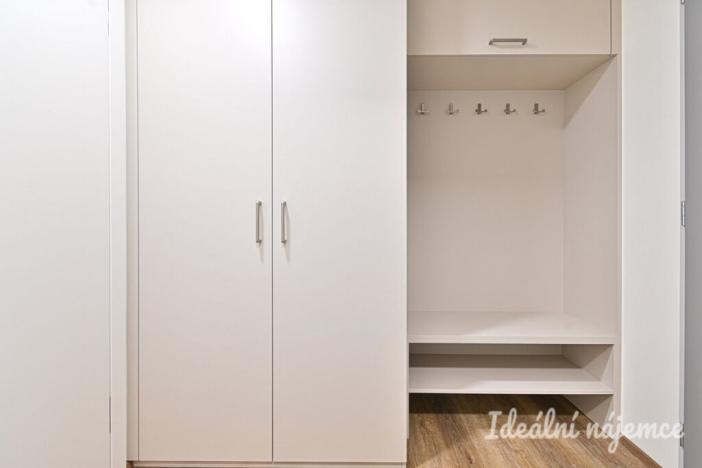 Pronájem bytu 1+kk, Brno, Bystrcká, 36 m2