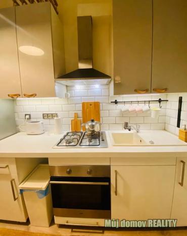 Pronájem bytu 2+kk, Praha - Vinohrady, Lucemburská, 50 m2