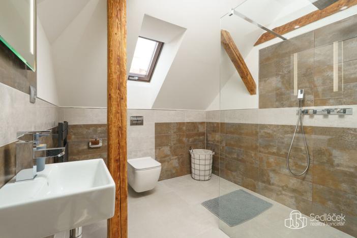 Prodej apartmánu, Krajková, 250 m2