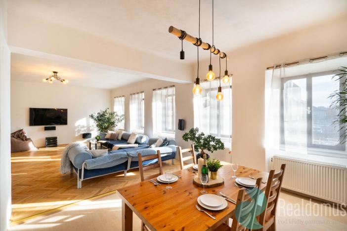 Prodej vícegeneračního domu, Trhové Sviny, Žižkovo náměstí, 340 m2