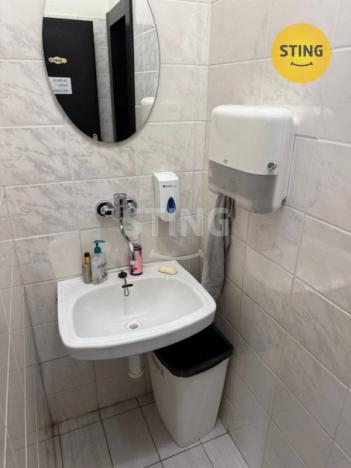 Pronájem kanceláře, Frýdek-Místek, Zámecké nám., 25 m2