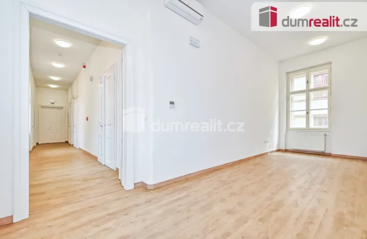 Pronájem kanceláře, Praha - Nové Město, Národní, 113 m2